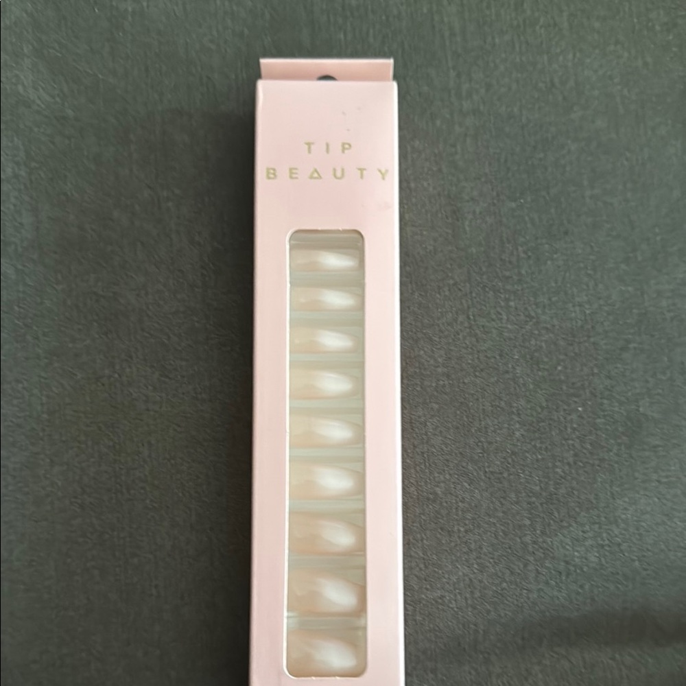 Tip Beauty White Ombré Press On Nail Tips